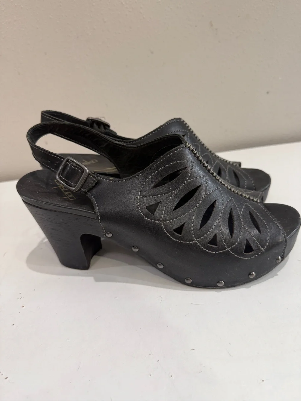 Dansko Black Leather Cutout Slingback Sandals size 40